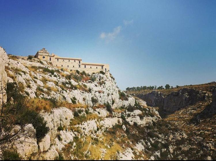 Pensjonat Eremo Madonna Delle Grazie Avola Zewnętrze zdjęcie