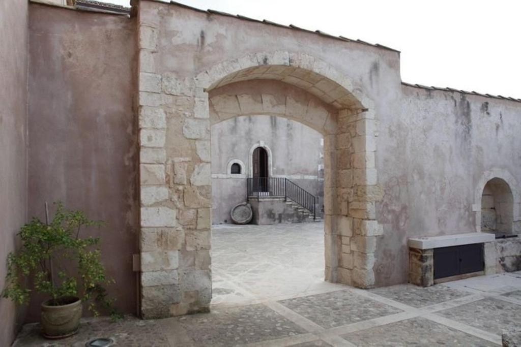 Pensjonat Eremo Madonna Delle Grazie Avola Zewnętrze zdjęcie